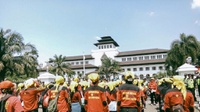 Demo Hari Buruh di Bandung Menuntut Pencabutan Perpres TKA