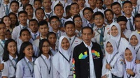 Presiden Joko Widodo Ajak Ratusan Siswa SMA Keliling Istana Bogor