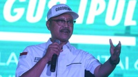 Gus Ipul Bersama Istrinya Mencoblos di TPS The Gayungsari Surabaya
