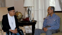 Ma'ruf Amin Ucapkan Selamat Saat Bertemu Perdana Menteri Malaysia