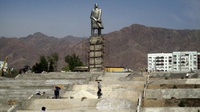 Kenapa Ulama Tajikistan Rela Bangun Patung Lenin yang Dirobohkan?