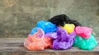 Pemprov DKI Kaji Pergub Soal Larangan Gunakan Kantong Plastik