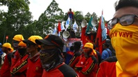 Sempat Ditangkapi Polisi, Buruh Tetap Demo Tolak UU Ketenagakerjaan