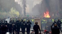 Ratusan Orang Ditangkap dalam Demo Rompi Kuning di Paris Perancis