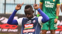 Teken Kontrak Baru di Arema FC, Makan Konate Tepis Rumor ke Persib