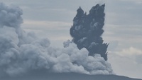 ESDM Tegaskan Status Gunung Anak Krakatau Level IV Itu Hoaks