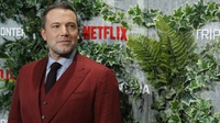 6 Karakter Superhero yang Berperan di Film Netflix: Ada Ben Affleck