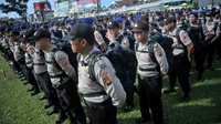 Saat Polisi Halmahera Selatan Demo karena Penangguhan Upah