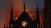 Paus Fransiskus Doakan Insiden Kebakaran Gereja Katedral Notre Dame