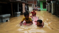 Banjir Jakarta: 2.942 Warga Mengungsi Akibat Kali Ciliwung Meluap