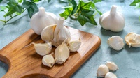 5 Cara Salah Mengonsumsi Makanan Sehat: Bawang Putih hingga Kiwi