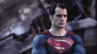 Henry Cavill Disebut Masih Perankan Clark Kent di Film Superman
