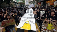 Pengunjuk Rasa Tuntut Pemimpin Hong Kong Carrie Lam Mundur