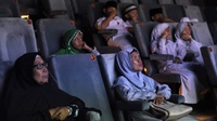 Bioskop Rakyat di Pasar Teluk Gong