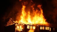64 Korban Kebakaran Klandasan Ulu Diungsikan ke Halaman Masjid