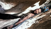 Pria Kamboja Diselamatkan Setelah 4 Hari Terjepit di Gunung Batu