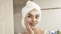 10 Kandungan Skincare yang Membuat Wajah Semakin Berjerawat