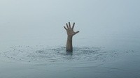 Seorang Lansia Tewas Tenggelam di Pantai Ancol