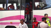 Massa Buruh yang Berkumpul di Depan TVRI Dipaksa Pulang oleh Polisi