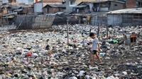 Lautan Sampah di Pemukiman Rawa Bengek