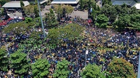 Situasi Terkini Demo Semarang Usai Pagar DPRD Jateng Dijebol