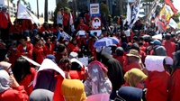 Aksi Mahasiswa di Surabaya: Dishub Tutup Jalan Indrapura
