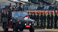 Gus Dur Kirim TNI ke Barak, Jokowi Malah Tarik ke Tengah Sipil