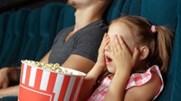 5 Hal yang Perlu Diperhatikan Saat Ajak Anak Nonton di Bioskop