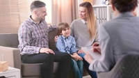 Prosedur Adopsi Anak & Syarat untuk Calon Orangtua Angkat