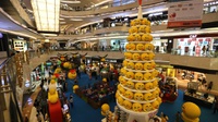 Pohon Natal Joypixel Emoji di Lippo Mall Kemang
