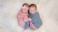 Tips Menyusui Bayi Kembar Agar Sukses ASI Ekslusif Menurut IDAI