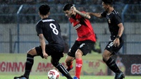 Hasil Bhayangkara FC vs Persebaya Skor 1-0: Penalti Konate Gagal