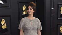 Kehilangan Suara, Lana Del Rey Batalkan Tur di Eropa dan Inggris