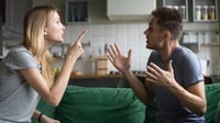 Tips Mengendalikan Emosi saat Bertengkar dengan Pasangan