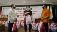 Gojek Salurkan Bantuan Paket Sembako dari Kemensos