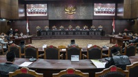 MK Tolak Gugatan Amien Rais & MAKI soal Perppu Corona Jokowi