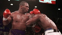 Hasil Tinju Mike Tyson vs Roy Jones Draw: Si Leher Beton Puas?