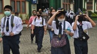 Cara Pakai Dasi SMP SMA yang Benar untuk Seragam Sekolah
