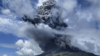 Gunung Sinabung Meletus Lagi Semburkan Debu Vulkanis