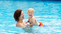 Tips Cegah Anak Tenggelam saat Berenang di Kolam Renang Rumah
