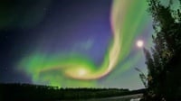 Mengenal Aurora, Fenomena Langit Warna-Warni & Proses Terjadinya