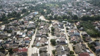 Banjir Menggenangi Villa Jatirasa Bekasi