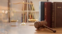 Peran Pengacara-Penasehat Hukum di Persidangan: Tugas & Wewenang