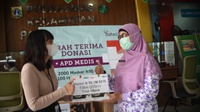 Donasi APD dan Masker untuk Puskesmas Pasar Minggu