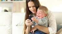 Cara Mengatasi Anak Tantrum Gadget: Orang Tua Perlu Atur Jadwal