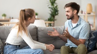 Tips Menghadapi Pasangan yang Cuek: Bertindak Sesuai Ucapan & Jujur