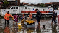 Jalur Kereta Stasiun Tawang-Alastuwa Masih Tergenang Banjir