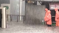 Beberapa Wilayah Mampang Prapatan Tergenang Banjir sampai 60cm