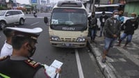 Polisi Sita Puluhan Mobil Travel Gelap Jelang Larangan Mudik