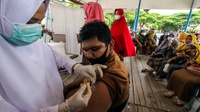 WNA Bisa Vaksinasi COVID-19 di Jakarta, dari Guru hingga Lansia